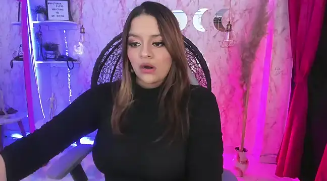 Snapshot of victoria__floyd chatting on 02/12/25, 07:35 victoria floyd online show from 02/12/25, 07:35