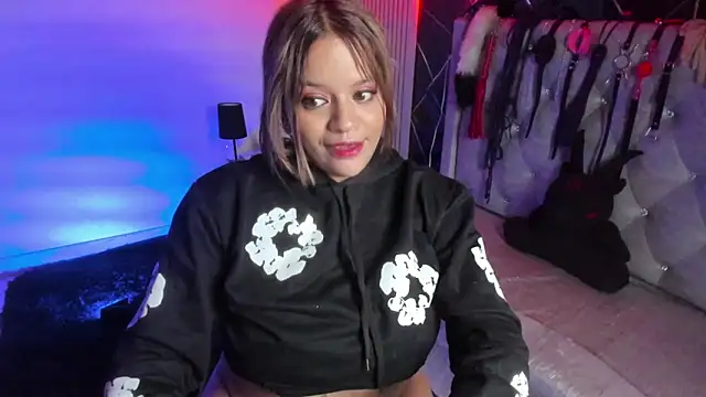 victoria  floyd online show from 12/22/25, 03:31