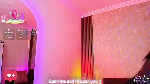 Aurora thomas  1 online show from 02/25/25, 10:47