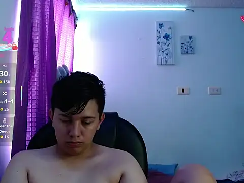 Snapshot of Alan_red chatting on 11/20/25, 03:23 Alan red online show from 11/20/25, 03:23