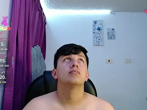 Snapshot of Alan_red chatting on 11/22/25, 01:59 Alan red online show from 11/22/25, 01:59