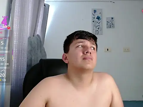 Snapshot of Alan_red chatting on 12/21/25, 04:36 Alan red online show from 12/21/25, 04:36