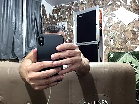 Snapshot of grossocalibre20 chatting on 11/15/25, 02:53 grossocalibre20 online show from 11/15/25, 02:53