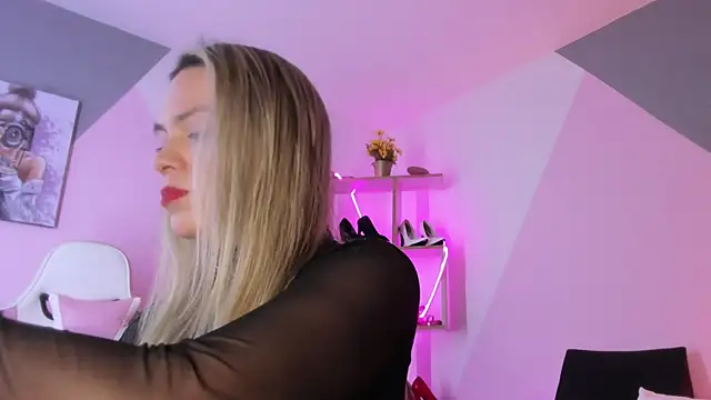 RayaCarr  online show from 02/15/25, 02:11