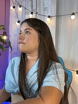 Lia little18 online show from 05/21/26, 08:05