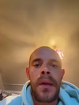 Snapshot of wyattstone chatting on 10/01/25, 10:49 wyattstone online show from 10/01/25, 10:49