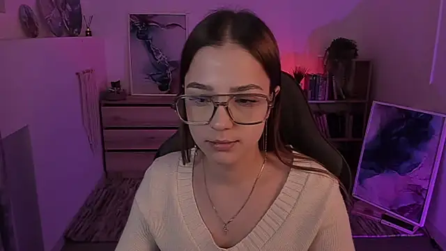 PamBeesly online show from 02/01/25, 11:43