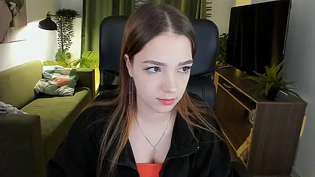 PamBeesly online show from 03/05/25, 02:12