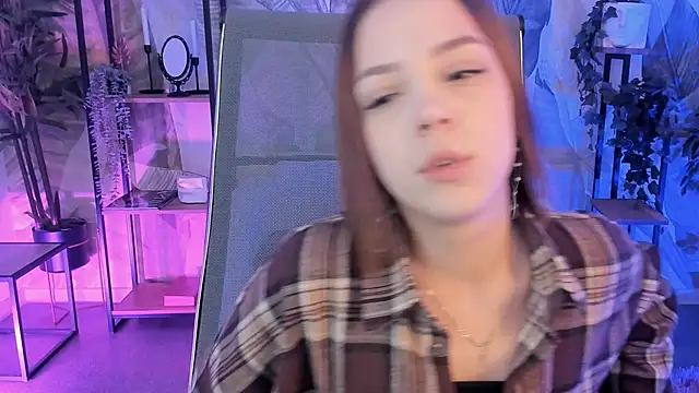 PamBeesly online show from 10/29/25, 08:49