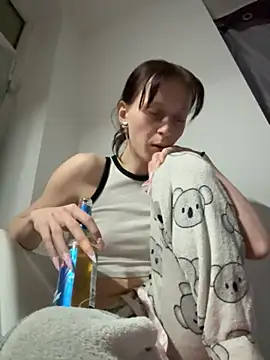 Snapshot of Ciara2004 chatting on 11/24/25, 06:40 Ciara2004 online show from 11/24/25, 06:40