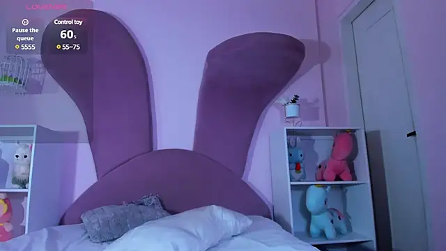 Snapshot of Zoe_Cheshire chatting on 03/17/25, 03:47 Zoe Cheshire online show from 03/17/25, 03:47