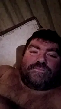 Snapshot of Rcraigue4 chatting on 02/04/25, 01:56 Rcraigue4 online show from 02/04/25, 01:56