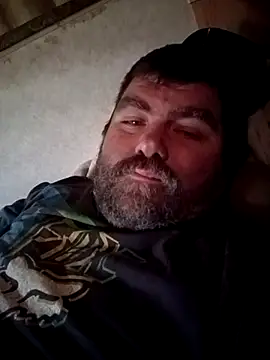 Snapshot of Rcraigue4 chatting on 02/04/25, 10:55 Rcraigue4 online show from 02/04/25, 10:55