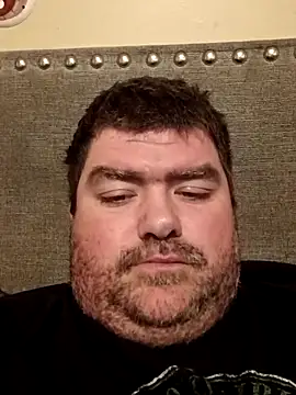 Snapshot of Rcraigue4 chatting on 10/31/25, 12:06 Rcraigue4 online show from 10/31/25, 12:06