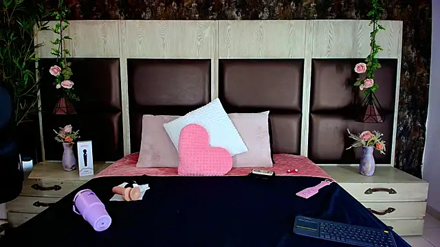 Bella Smiith  online show from 09/28/25, 03:06