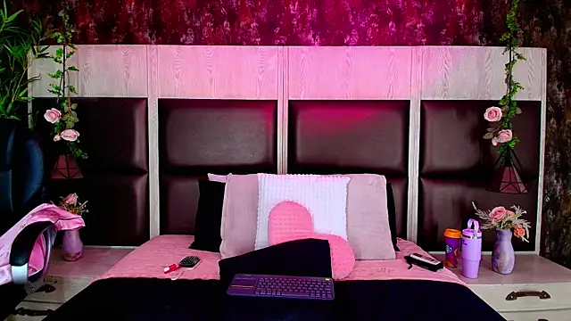 Bella Smiith  online show from 10/03/25, 12:46