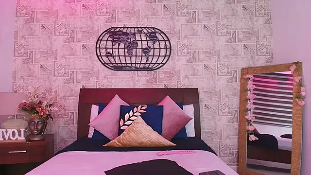 Bella Smiith  online show from 10/15/25, 12:49