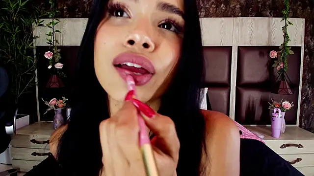 Bella Smiith  online show from 11/05/25, 12:38