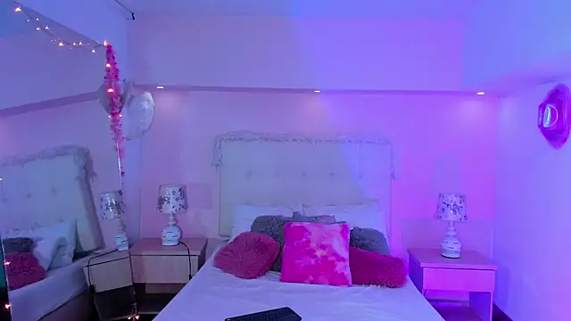 Snapshot of ScarlettDreamss7 chatting on 03/13/25, 03:06 ScarlettDreamss7 online show from 03/13/25, 03:06