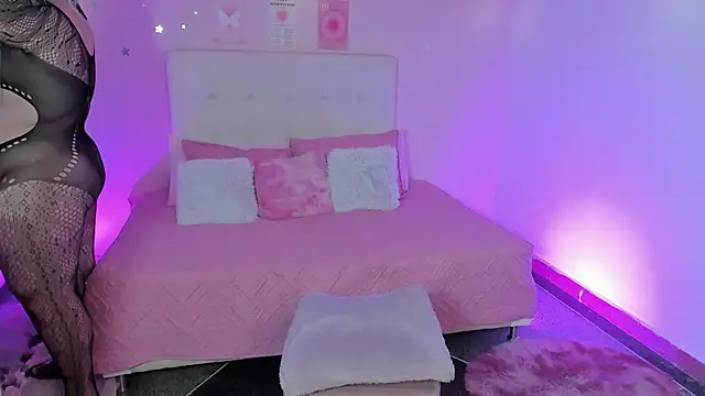 Snapshot of ScarlettDreamss7 chatting on 11/14/25, 12:26 ScarlettDreamss7 online show from 11/14/25, 12:26