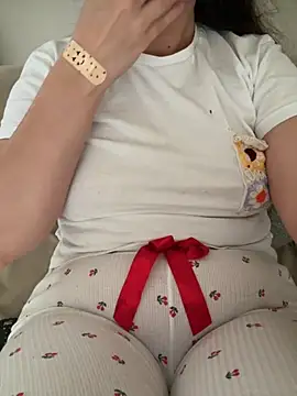 Snapshot of haskadin chatting on 10/23/25, 08:13 haskadin online show from 10/23/25, 08:13