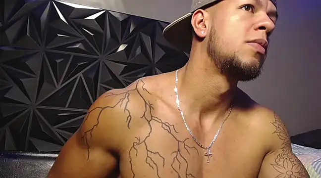 Snapshot of Jacob_Beckett chatting on 02/23/25, 11:25 Jacob Beckett online show from 02/23/25, 11:25