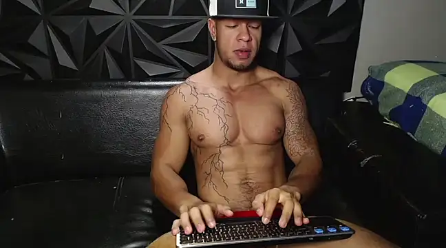 Snapshot of Jacob_Beckett chatting on 03/05/25, 11:49 Jacob Beckett online show from 03/05/25, 11:49