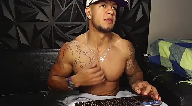 Snapshot of Jacob_Beckett chatting on 03/20/25, 08:19 Jacob Beckett online show from 03/20/25, 08:19