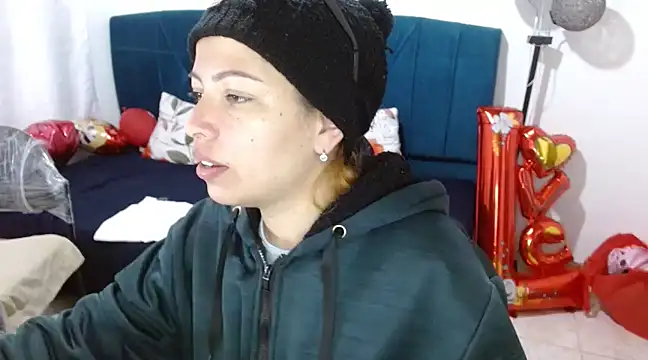 Snapshot of LITTLEDOLLHOT chatting on 02/20/25, 05:07 LITTLEDOLLHOT online show from 02/20/25, 05:07