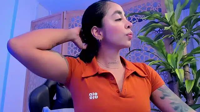 sophierooy22 online show from 01/28/25, 10:45