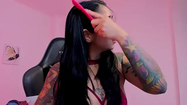 sophierooy22 online show from 11/30/25, 07:29