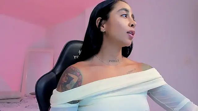 sophierooy22 online show from 03/31/26, 01:07