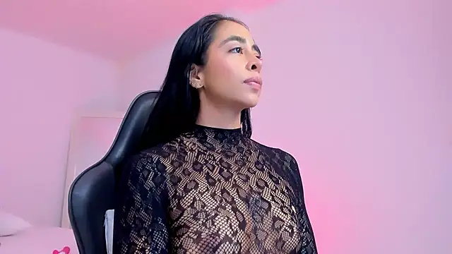 sophierooy22 online show from 04/28/26, 02:33