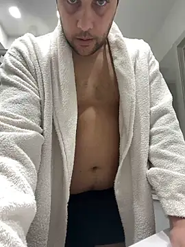 Snapshot of Greeneyes0820 chatting on 01/19/25, 09:45 Greeneyes0820 online show from 01/19/25, 09:45