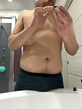 Snapshot of Greeneyes0820 chatting on 02/04/25, 01:48 Greeneyes0820 online show from 02/04/25, 01:48