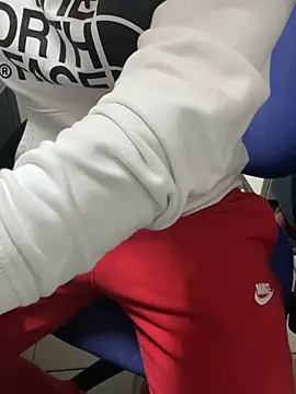 Snapshot of Greeneyes0820 chatting on 02/07/25, 09:26 Greeneyes0820 online show from 02/07/25, 09:26