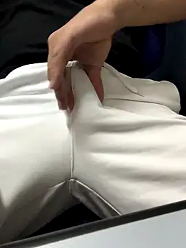 Snapshot of Greeneyes0820 chatting on 10/28/25, 08:29 Greeneyes0820 online show from 10/28/25, 08:29