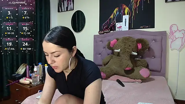 Emmie Hot online show from 11/01/25, 12:40