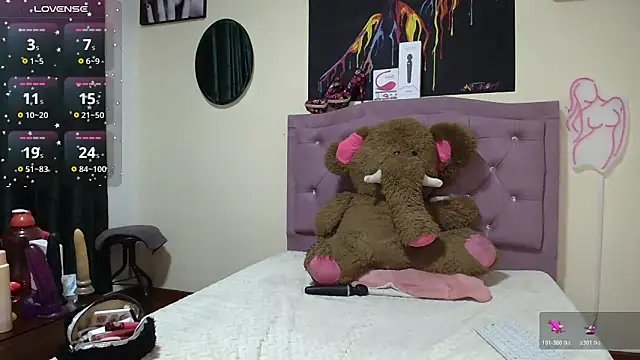 Emmie Hot online show from 12/20/25, 12:34