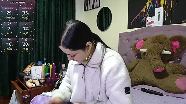 Emmie Hot online show from 02/05/26, 11:59