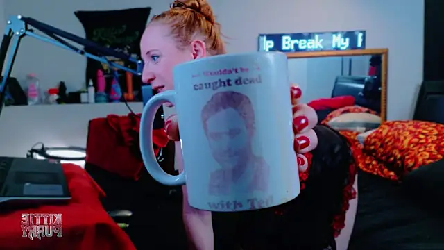 Snapshot of KittiePurry69 chatting on 11/16/25, 09:31 KittiePurry69 online show from 11/16/25, 09:31