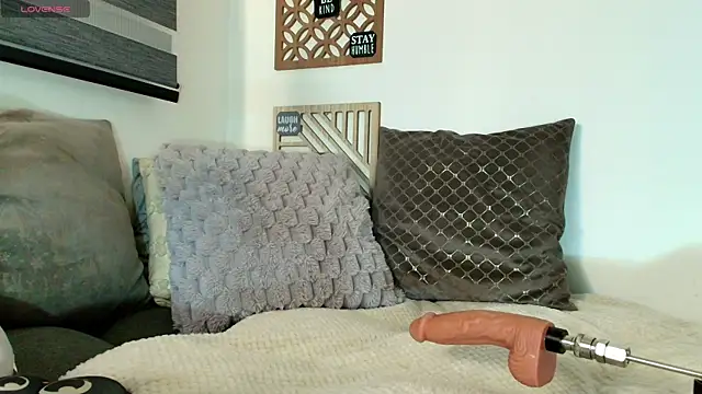 Snapshot of love_sharol_ chatting on 09/15/25, 11:27 love sharol online show from 09/15/25, 11:27