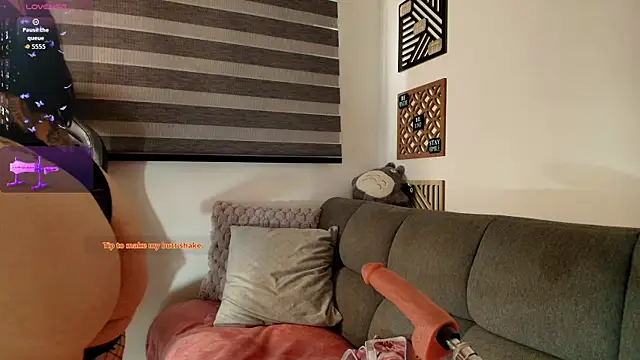 Snapshot of love_sharol_ chatting on 11/20/25, 01:00 love sharol online show from 11/20/25, 01:00