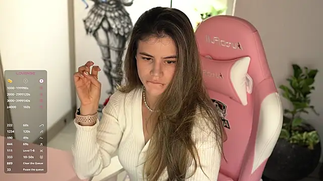 tatiana  cortes18 online show from 04/05/26, 08:50