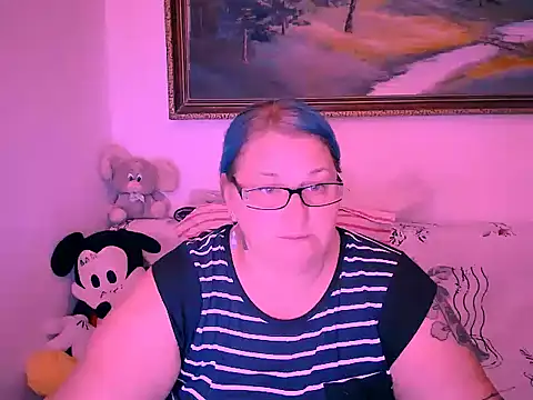 Snapshot of mayamayx chatting on 09/13/25, 07:24 mayamayx online show from 09/13/25, 07:24