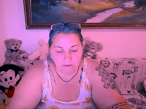 Snapshot of mayamayx chatting on 09/19/25, 07:36 mayamayx online show from 09/19/25, 07:36