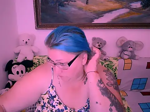 Snapshot of mayamayx chatting on 10/04/25, 07:34 mayamayx online show from 10/04/25, 07:34