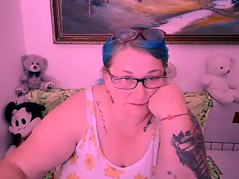 Snapshot of mayamayx chatting on 10/05/25, 07:12 mayamayx online show from 10/05/25, 07:12