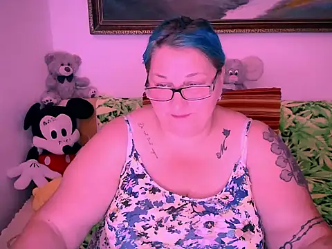 Snapshot of mayamayx chatting on 10/09/25, 07:56 mayamayx online show from 10/09/25, 07:56