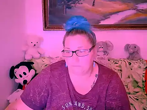 Snapshot of mayamayx chatting on 10/18/25, 07:25 mayamayx online show from 10/18/25, 07:25